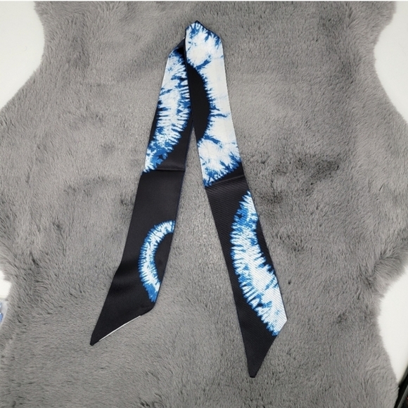 New Kaleidoscope Silk Skinny Scarf Twilly - Picture 3 of 6